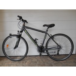 28 colos Gepida férfi trekkingkerékpár